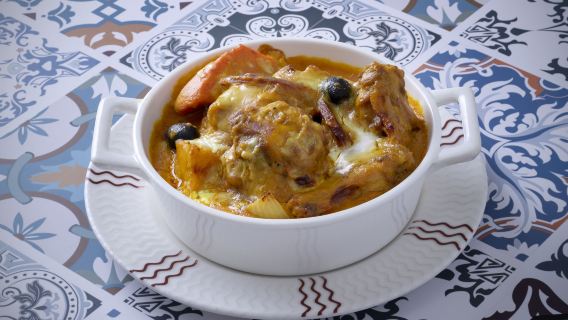 Paket Makanan untuk Dua Orang di Restoran Portugis "Fuk Long" di Galaxy Makau