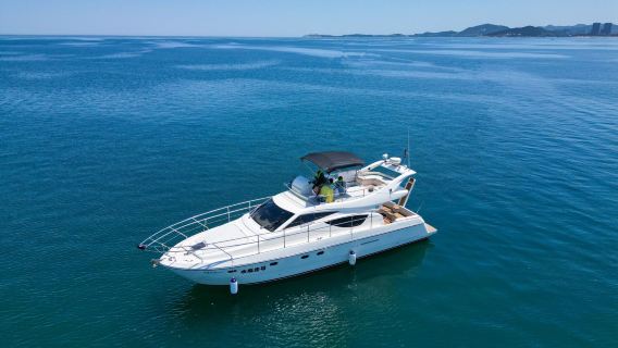 【威海遊艇出海】威海18公尺義大利原進口千萬級三層豪華遊艇包船出海（水瓶座）