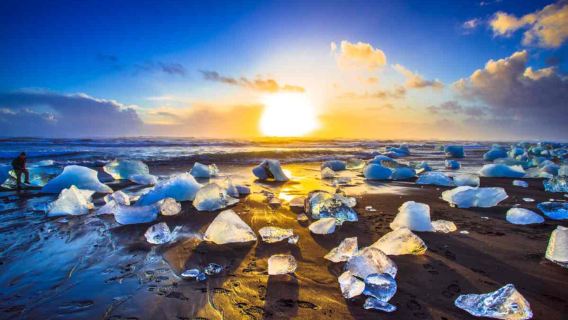 Iceland Hof + Skaftafell National Park + Diamond Beach + Glacier Lagoon