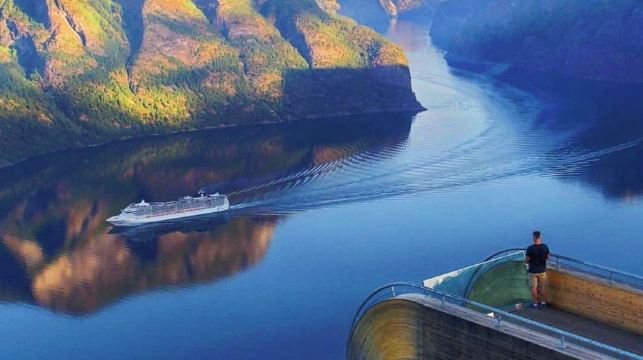 挪威+松恩峽灣+弗洛姆小火車+沃斯小鎮+艾於蘭峽灣包車遊