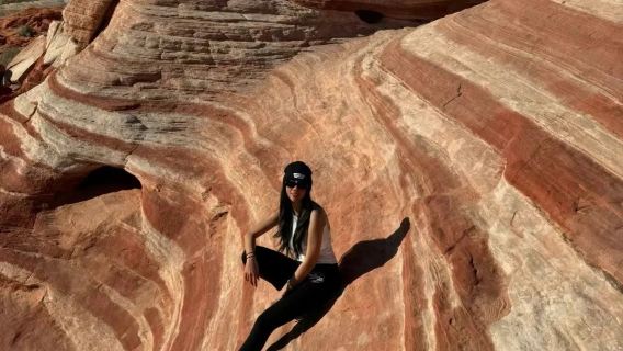 美國拉斯維加斯來回火焰谷+七彩石一日遊包車【真好喲】