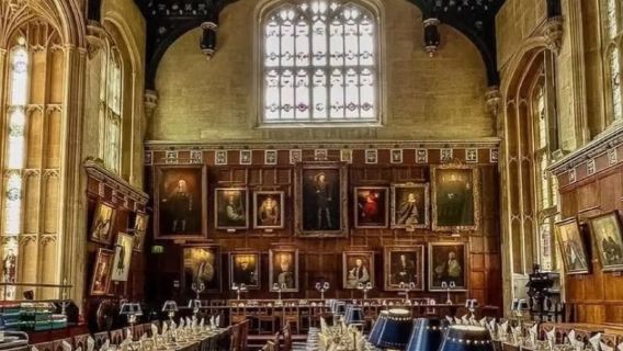 歷史名校牛津大學+福爾摩斯博物館探秘【中文包車一日遊】