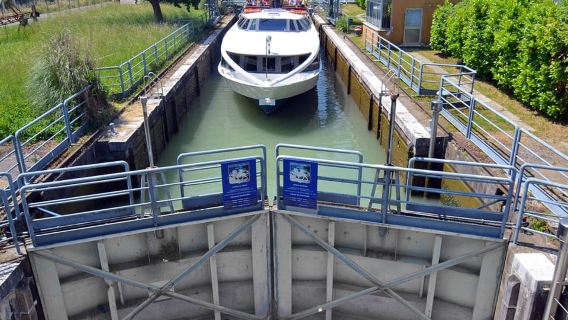 Bootsfahrt von Padua nach Venedig an der Riviera del Brenta