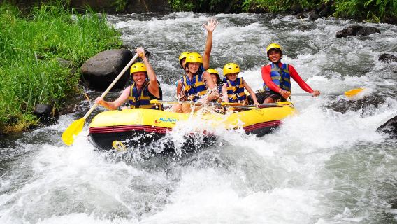 Rafting sul fiume bianco a Ubud con pasto e trasferimento in hotel opzionale