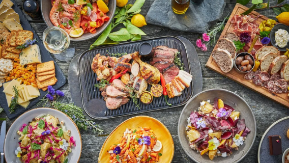 Queenstown, New Zealand: High Country Farm BBQ Gourmet Tour - Includes TSS Earnslaw Steamship
