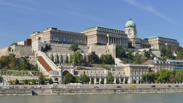 Tour di un giorno a Budapest con noleggio con conducente esclusivo: Bastione dei pescatori + Parlamento + Basilica di Santo Stefano + Quartiere del Castello