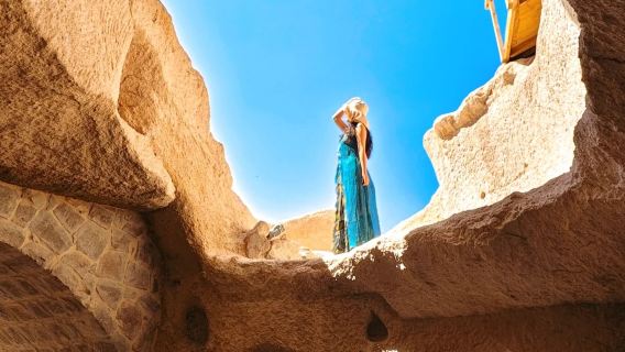 Perjalanan satu hari di Cappadocia dengan pilihan rute merah/hijau/campuran, tersedia dalam bahasa Mandarin/Inggris, bisa memilih berbagi kendaraan atau sewa kendaraan pribadi