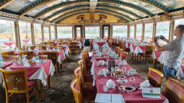 Croisière panoramique sur le Nil avec le Pharaon + spectacle de danse + buffet dîner + transfert depuis l'hôtel