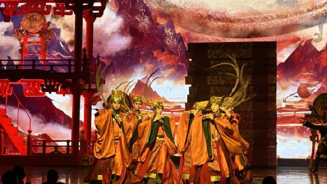 [8-person small group] 1-day tour to Emperor Qinshihuang's Mausoleum Site Museum + Huaqing Palace + English guide + Empress of Tang Dynasty