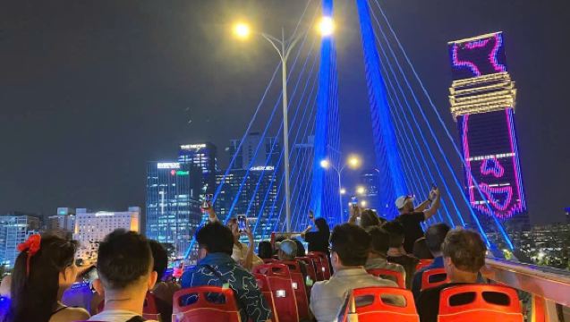 Ho Chi Minh City Double-Decker Sightseeing Bus City Tour with Optional Cruise Dinner Experience