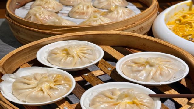 Authentieke Shanghai Eten & Cultuur Proeverij Reis (3 Uur) met Wandeling over The Bund & Nanjing Road