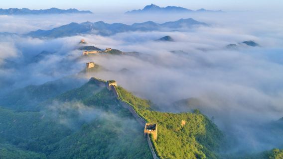 Dagstur til Badaling-muren og Changling-mausoleet [Privat tur med engelsktalende chauffør]