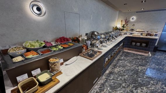 Lounge pass at BKK Bangkok Suvarnabhumi Airport Coral lounge [transfer rest VIP experience + no cabin class restriction + dining comfort] T