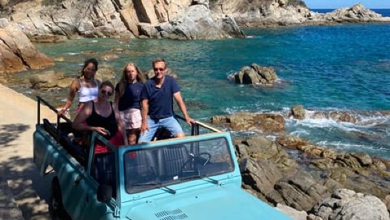 Vintage 4x4 Tour Costa Brava: Lloret de Mar & Hidden Gems