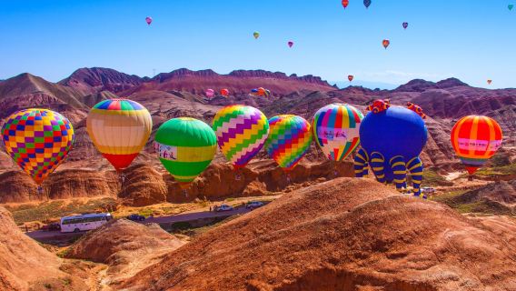 Excursion d'une journée à Zhangye ● Rochers colorés + Grand Canyon de Pingshanhu ● Groupe privé avec voiture avec chauffeur au Gansu ● Expérience immersive sans shopping
