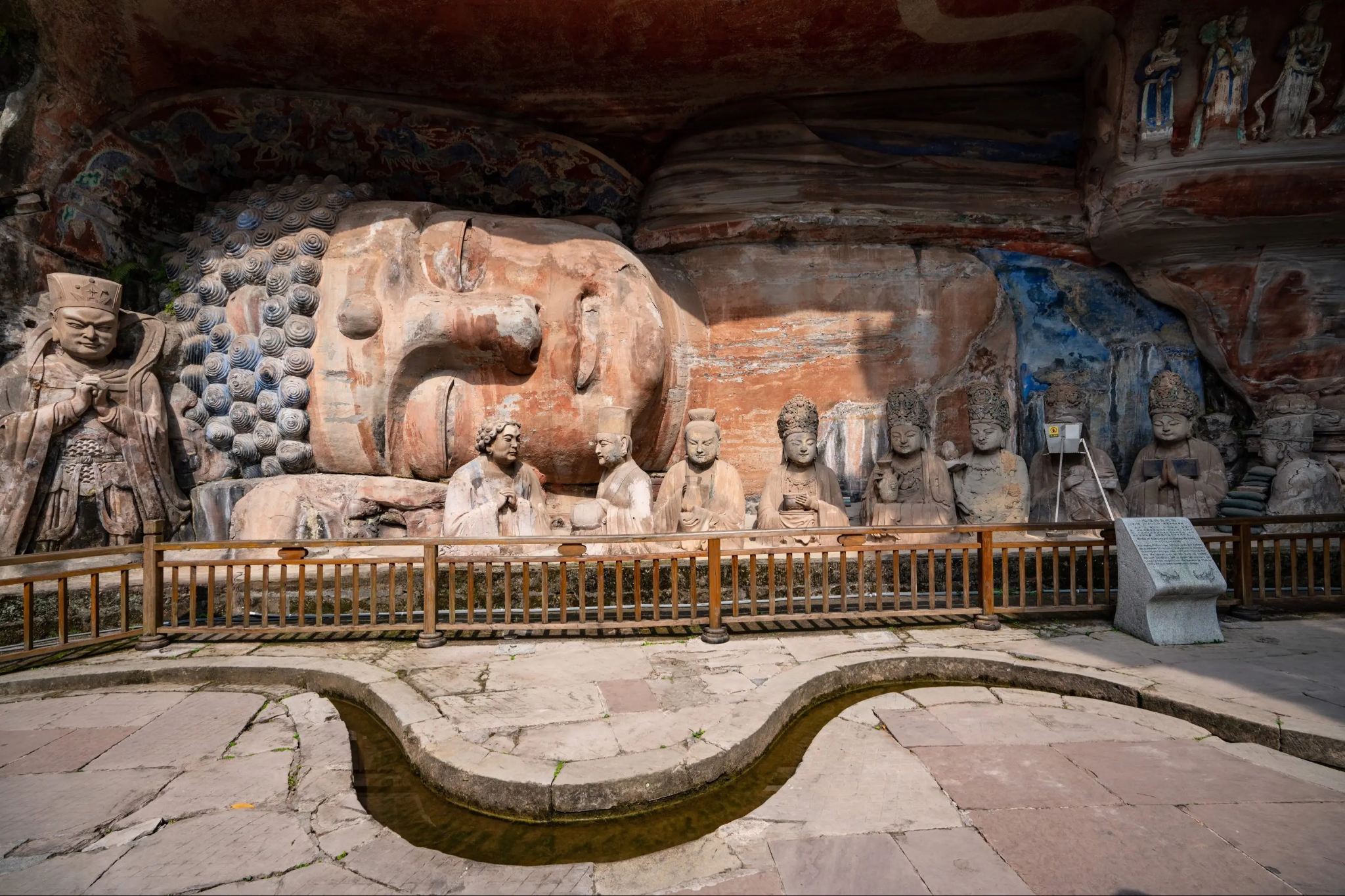 Chongqing World Heritage Private Day Tour: Dazu Rock Carvings and Baoding Mountain