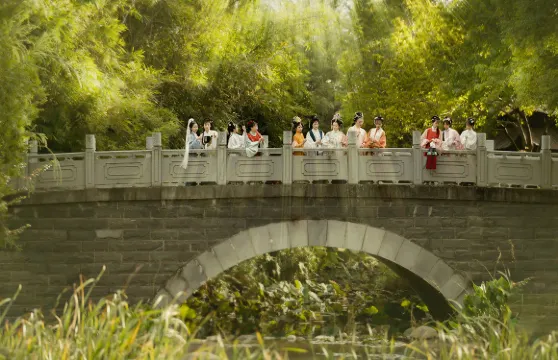 安順Trip Moments【婚禮跟拍航拍街拍抓拍約拍/婚紗寫真/商業攝影攝像/翻譯】