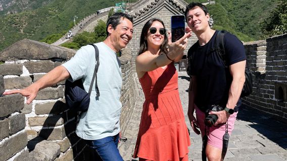 Великая Китайская стена в Мутьянью уникальна, поднимитесь на стену и почувствуйте себя героем