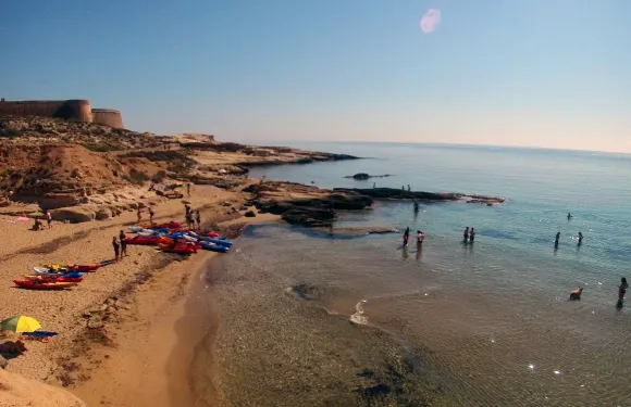 卡波德加塔：懸崖邊划獨木舟