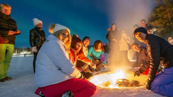 Lappland Nordlicht-Tour mit Grillen nach lappischer Art