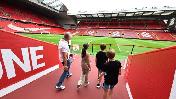 Esperienza di visita allo stadio Anfield e al museo del Liverpool Football Club con audioguida in inglese, cinese e altre lingue