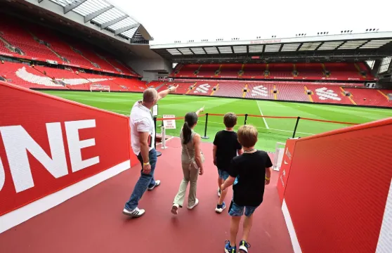 英國利物浦足球俱樂部安菲爾德球場及博物館參觀體驗【英文／中文等多種語音導覽】