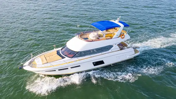 惠州遊艇生日求婚~惠州亞諾68英尺法國進口遊艇包船出海+生日求婚佈置簡單經濟款套餐