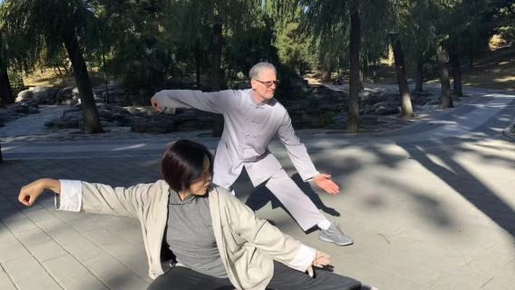 คนท้องถิ่นพาคุณไปสัมผัสประสบการณ์ไทเก็กที่หอสักการะฟ้าเทียนถาน พร้อมทัวร์อาหารอร่อยย่านหนานเฉิง (รวมตั๋วเข้าหอสักการะฟ้าเทียนถาน) - ปักกิ่ง - Eatwith