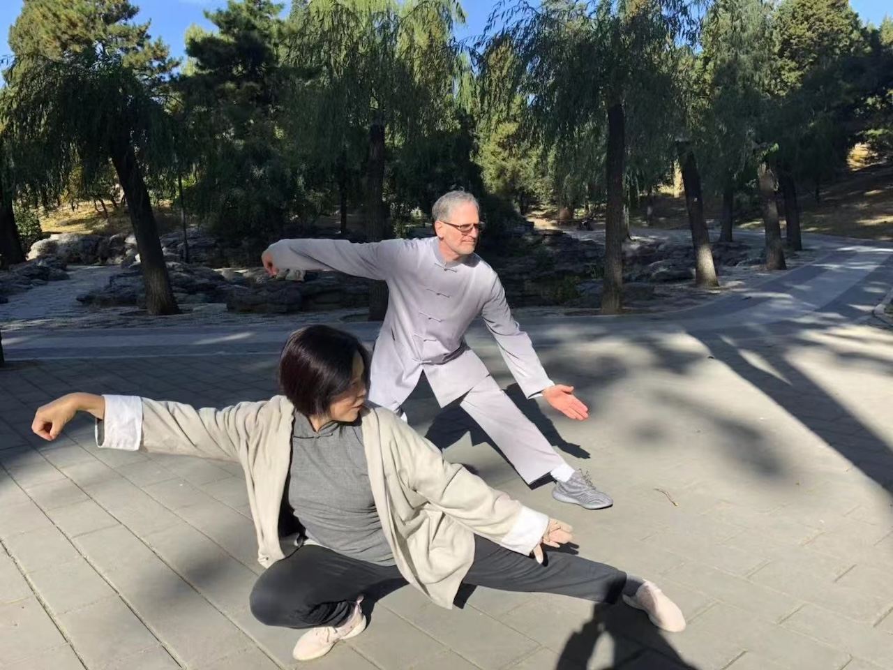 คนท้องถิ่นพาคุณไปสัมผัสประสบการณ์ไทเก็กที่หอสักการะฟ้าเทียนถาน พร้อมทัวร์อาหารอร่อยย่านหนานเฉิง (รวมตั๋วเข้าหอสักการะฟ้าเทียนถาน) - ปักกิ่ง - Eatwith