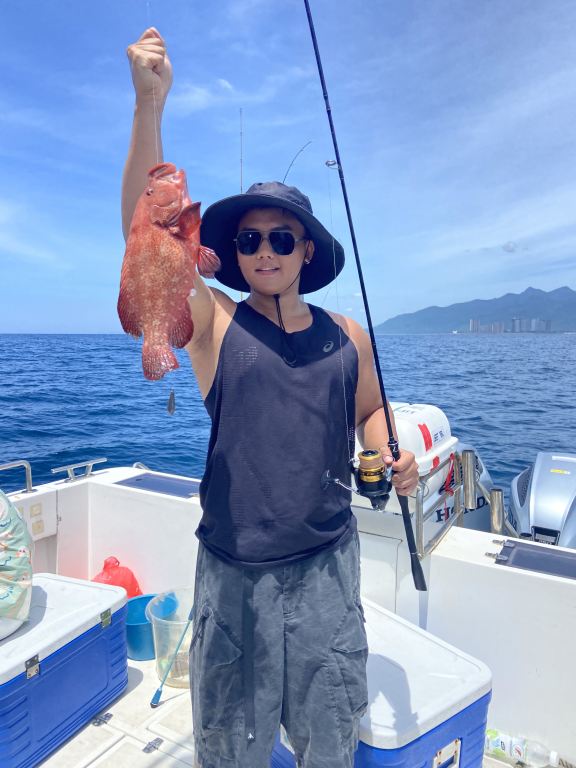 【萬寧石梅灣海釣】專業釣魚艇導釣 雙島海釣 魚獲帶走 提供魚餌漁具 真空包裝 沖淡