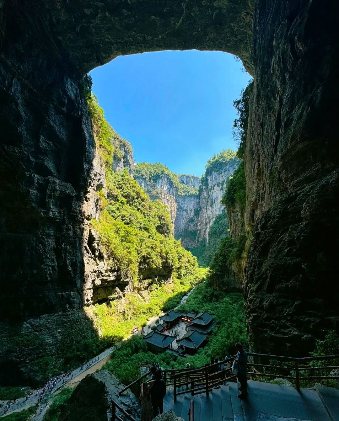 Three Natural Bridges + Longshuixia Fissure Gorge day tour + admission ticket + attraction transportation + driver service