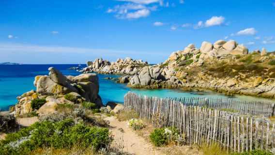Ajaccio/Porticcio: Lavezzi Islands/Bonifacio Caves Boat Tour