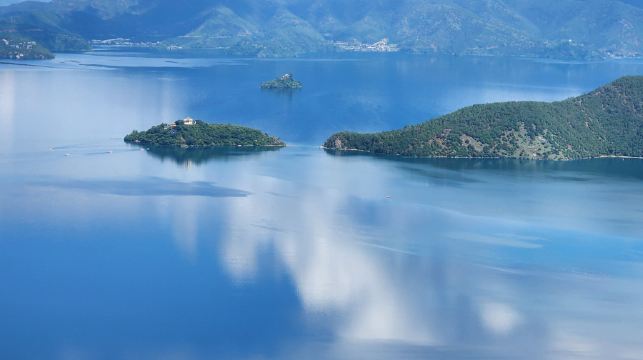 麗江瀘沽湖包車一日遊【一單一團-私享定制-360度環湖】