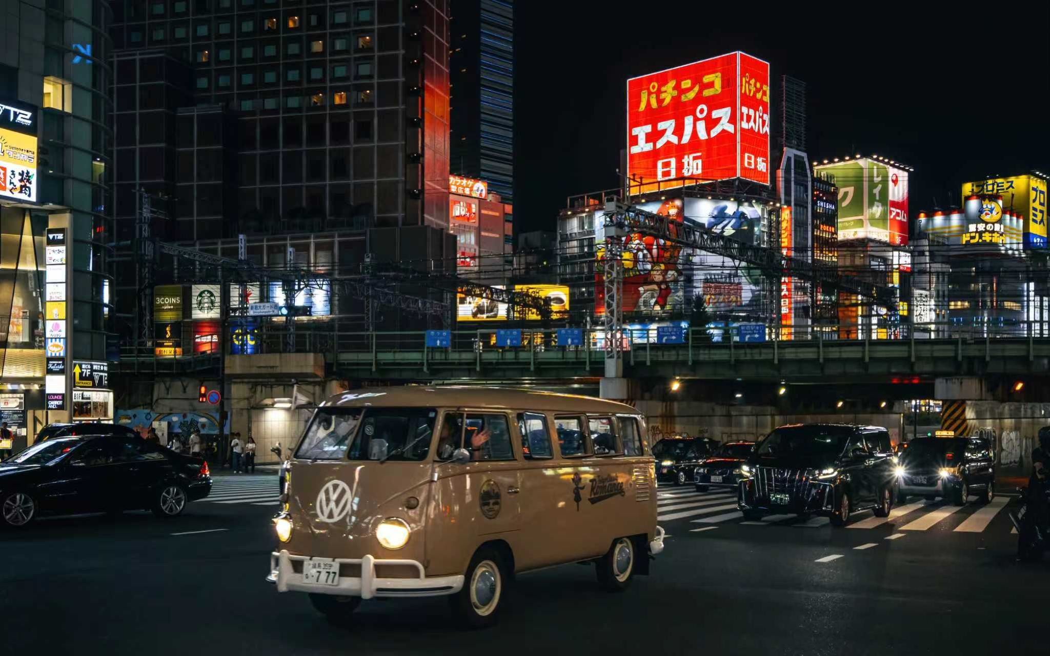 Tokyo Classic Romance | Classic Car - Volkswagen T1 Bus Tokyo Photo Guide Experience by Surreal Car Co.