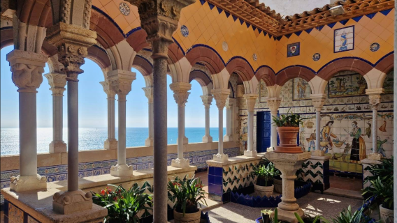 Barcelona-Sitges Day Tour in Spain (Customizable Nearby Tours Available)