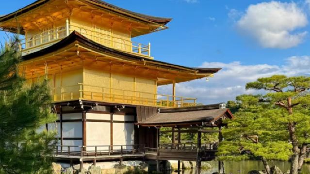Lawatan sehari ke Kuil Kinkaku-ji, Kuil Kiyomizu-dera dan Kuil Fushimi Inari Taisha di Kyoto dengan pemandu pelancong berbahasa Cina