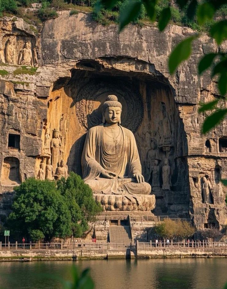Tour privato in piccolo gruppo con guida cinese/inglese - Grotte di Longmen e tour di un giorno al Tempio Shaolin
