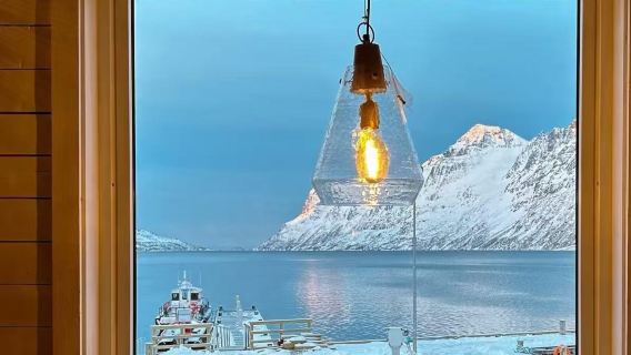 挪威特羅姆瑟克瓦爾島峽灣+索瑪若伊島【私家包車+多日優惠】