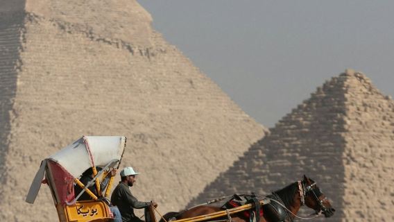Giza Pyramids & Sphinx: Guided Tour + Transfer + Lunch + Nile River Felucca Ride