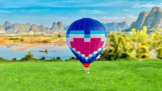 ทริปส่วนตัววันเดียวที่หยางซั่ว: บอลลูนร้อน ล่องแพไม้ไผ่ และชมการแสดงมังกร