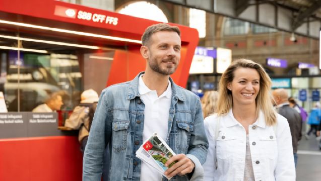 Swiss Travel Pass (Offizieller Vertreter + Unbegrenzte Eintritte für Verkehrsmittel in 90 Städten + Über 500 Museen + Rabatte für viele Sehenswürdigkeiten)