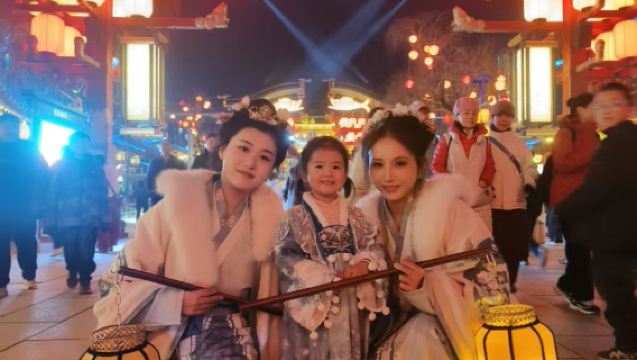 Lawatan Setengah Hari ke Bandar Malam Dongsong Baharu di Daerah Dongping (Termasuk Tiket Masuk + Pengangkutan Bas Ekspres Pergi-Balik)