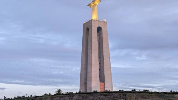 Portugal Lisbon Patung Jesus Besar - Pantai Caparica - Daerah Belem · Sewaan Peribadi Bahasa Cina · Pilihan Eksklusif