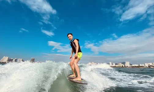 安徽合肥尾波衝浪體驗 造浪艇出海衝浪教學拼船包船尾波衝浪【百萬造浪艇+實體店+專業教練+包船教學】