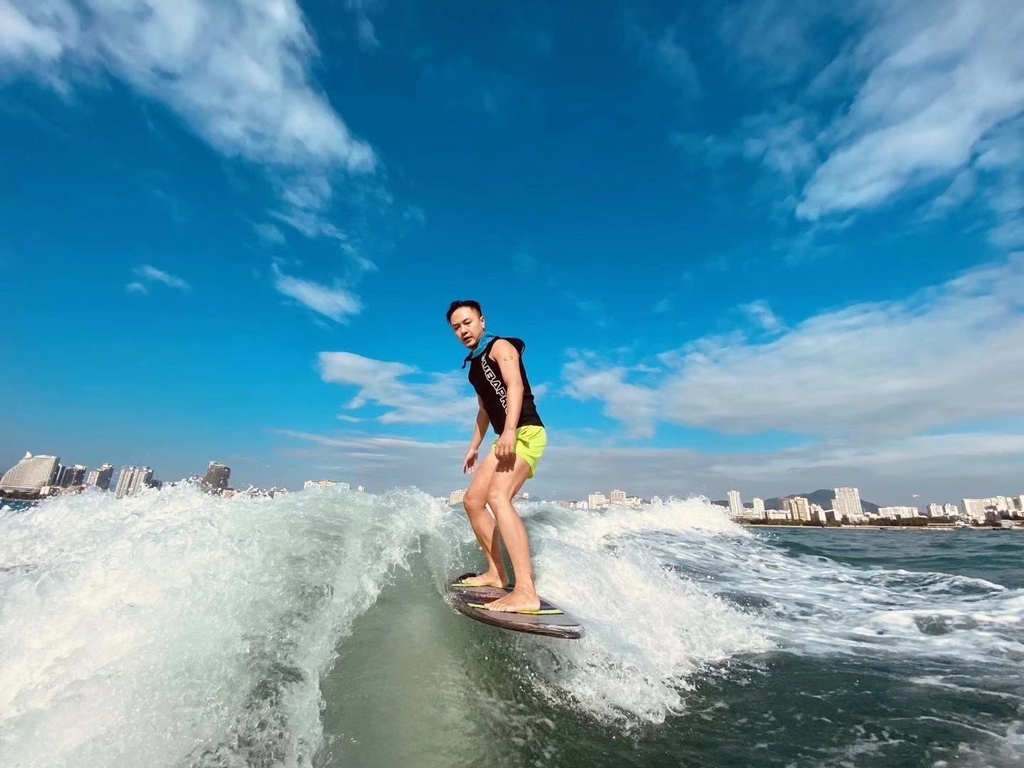 安徽合肥尾波衝浪體驗 造浪艇出海衝浪教學拼船包船尾波衝浪【百萬造浪艇+實體店+專業教練+包船教學】