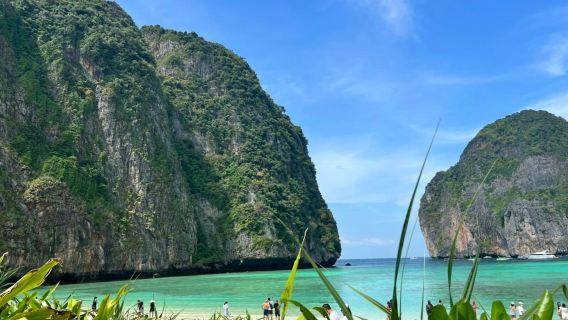 Phi Phi Islands Snorkelling Tour by Speedboat from Krabi