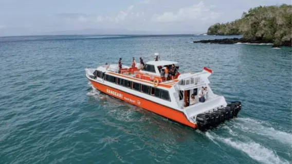 Padangbai Pier - Nusa Penida - Gili Islands - Lombok Speedboating Boat Ticket+ Air-conditioned Ferry + 1 hour 45 minutes