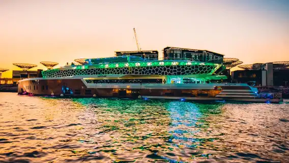 杜拜：豪華「巨型遊輪晚餐」晚宴