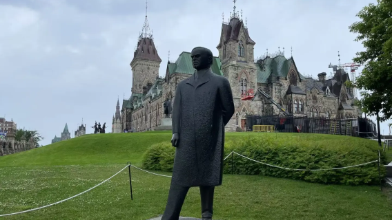 國會山莊+加拿大國家美術館+總督府：渥太華精華遊/包車10小時