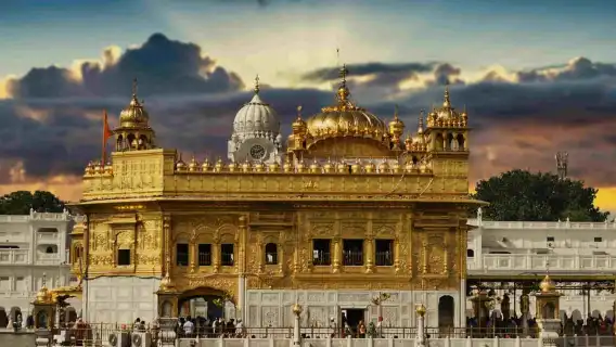 Amritsar: Golden Temple & Historic Sites Half-Day Tour